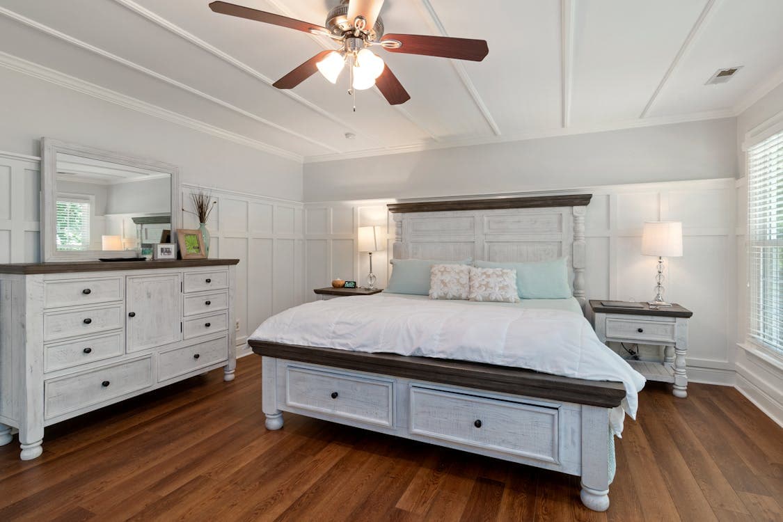 Master bedroom with natural light — Vicaso photography