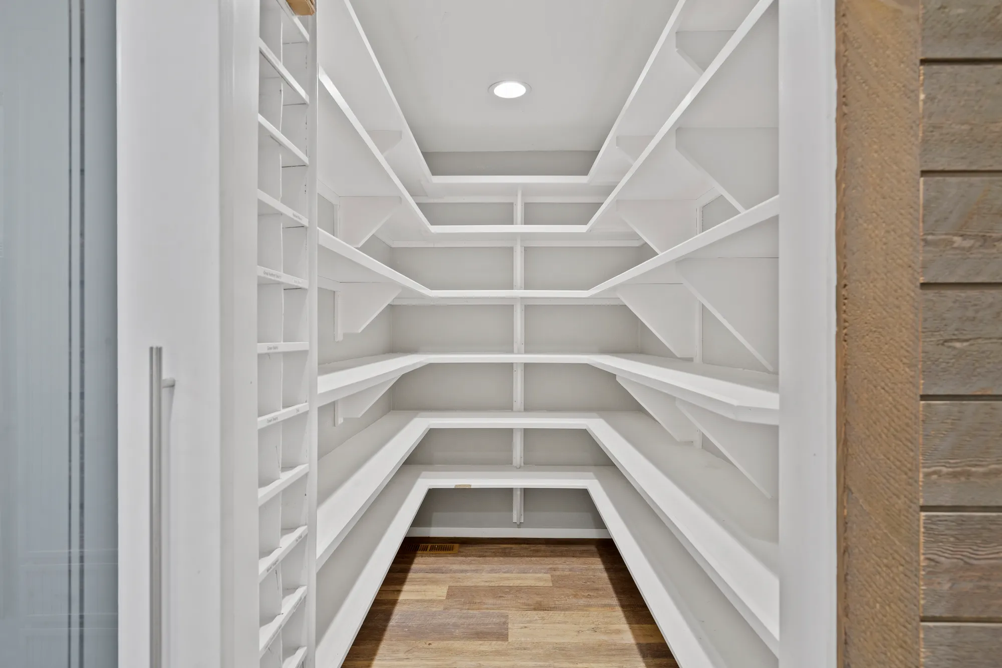 interior photo 20