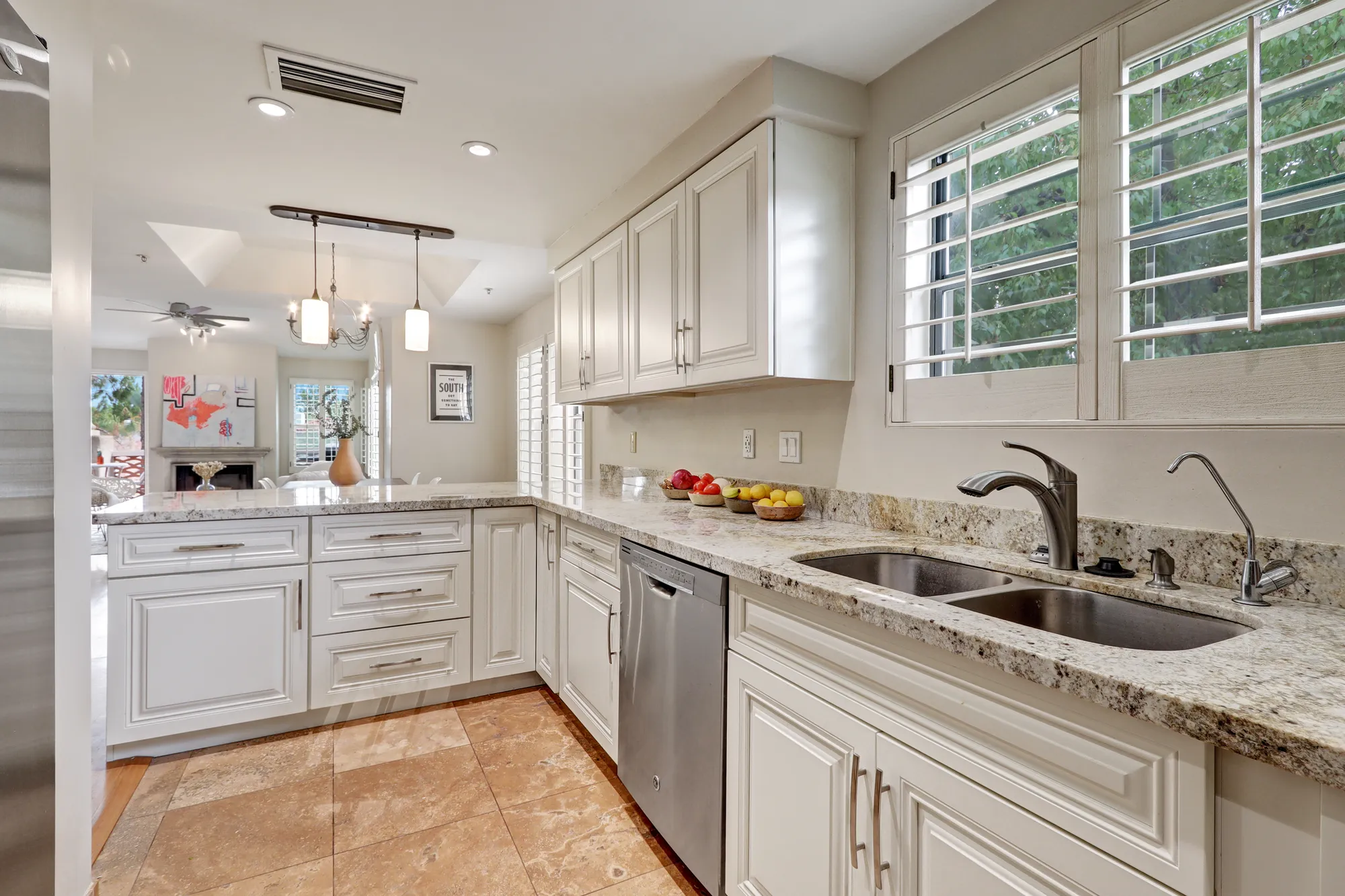 interior photo 10
