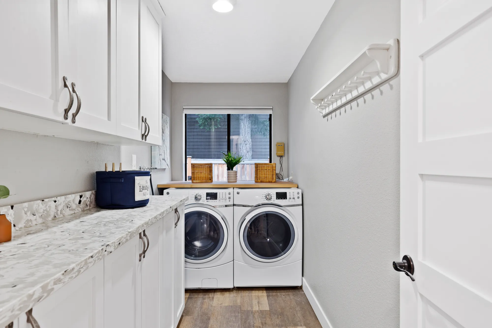 interior photo 21